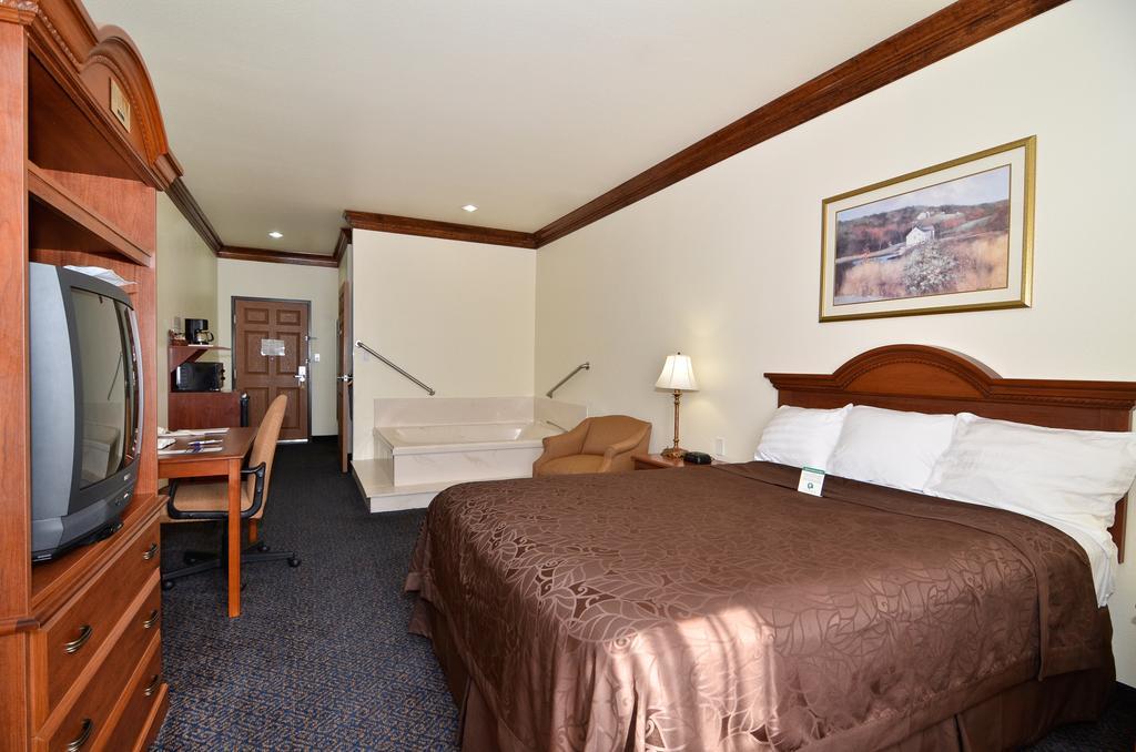 Best Western Fort Worth Inn And Suites Room photo